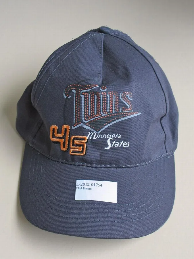 Berretto da baseball & #13; & #13; «1. 45, Twins Minnesota States2. New York 55» — foto 1 dell'alert A12/1312/12