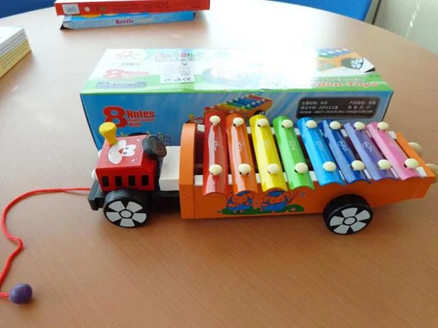 Giocattoli xylophone «1. Automobile knocks xylophone2. 12 tone strawberry qin» (IOEN)