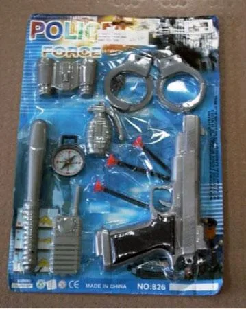 1) "BRUCE LEE DAGGER AND CROSSBOW SET", 2) 'POLICE FORCE', 3) 'FORCE KING WEAPON', 4) BLISTER 6 ARTÍCULOS (BALLESTA, FLECHAS, WALKIE-TALKIE, ESPOSAS Y PUÑAL), 5) PISTOLA LANZADARDOS. — foto 4 dell'alert 0404/06