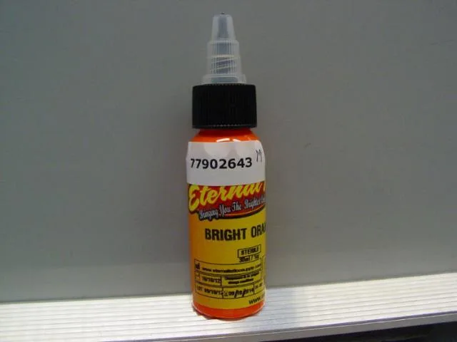Inchiostro del tatuaggio «1.Eternal ink Bright orange 2. Eternal ink Caramel» (Eternal)
