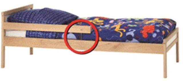 Camera da letto «1) KRITTER Junior Bed 2) SNIGLAR Junior Bed» (Ikea)