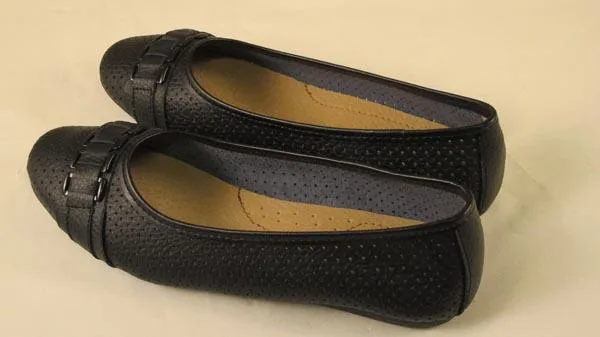Scarpe in pelle «1) Lea 2) Heini» — foto 2 dell'alert A12/0865/17