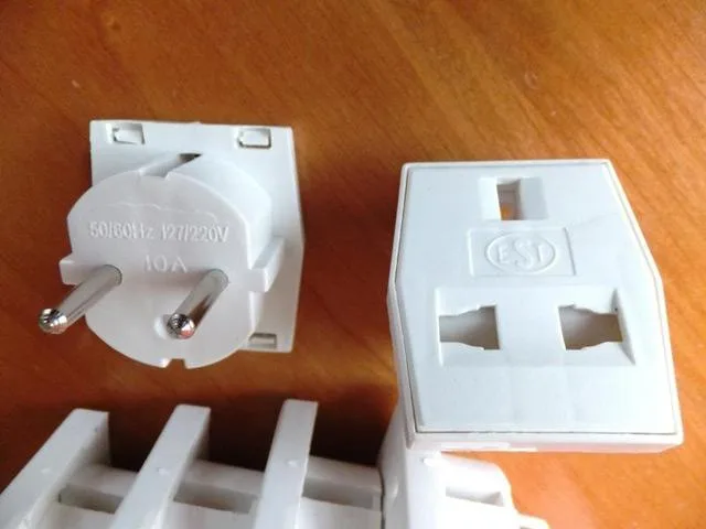 Adattatore «1. Multi adaptor            2. Unknown» — foto 2 dell'alert A12/1252/12