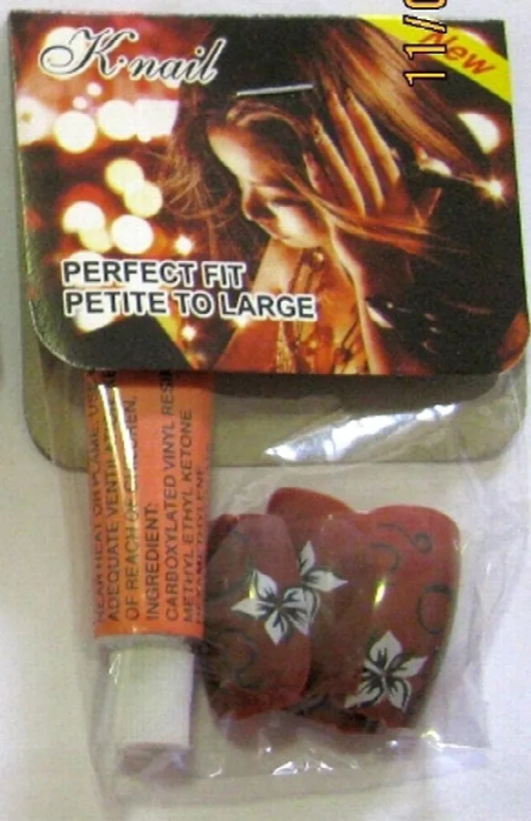 Unghie false &amp; #13; &amp; #13; «1. Nail Art, Beautiful Nails of Charming Ladies2. Nail Art, Professional quality 3. Perf» — foto 4 dell'alert A12/1307/12