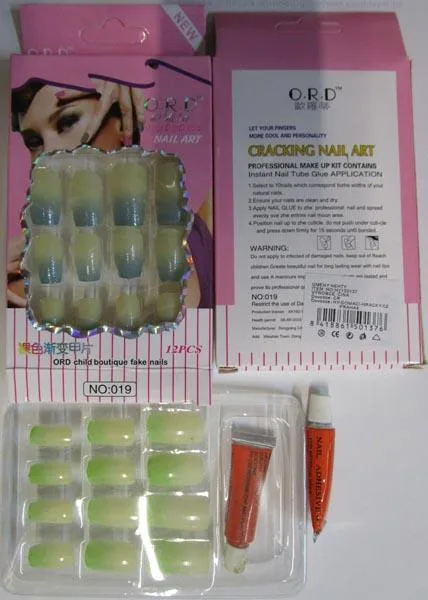 Unghie false «1.) NAIL ART DECORATION KIT - ART NAIL BEAUTIFUL; 2.) Splendid Nail; 3.) NAIL ART - CRAC…» — foto 1 dell'alert A12/0356/16