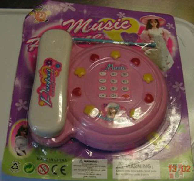 Giocattoli di plastica «1. Super Truck. 2. Music Phone Perfect» — foto 3 dell'alert A12/1153/12
