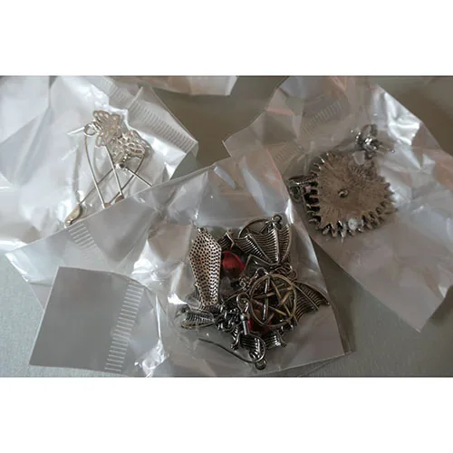 Orecchini «10 Paar Gothic Ohrringe für Damen Vintage Punk Retro Silber Fledermaus Schlange Schwert» — foto 4 dell'alert A12/03162/24