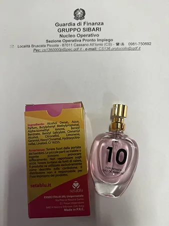 Eau de toilette «10 selected for woman» — foto 2 dell'alert A12/03103/23