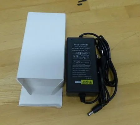 Caricabatterie «12V 5A 5.5 * 2.1mm LED Transformateur Alimentation Adaptateur UE Plug Alimentation» — foto 4 dell'alert A12/01727/21