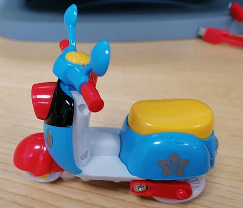 Giocattolo di plastica «1Pc Cartoon Motorcycle Inertia Toy Plastic C» (Zayaa)