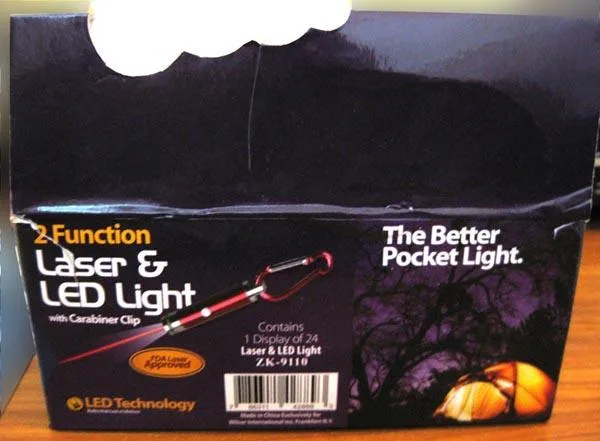 Puntatore laser «2 Function Laser & LED Light with Carabiner Clip» — foto 2 dell'alert A12/1615/18