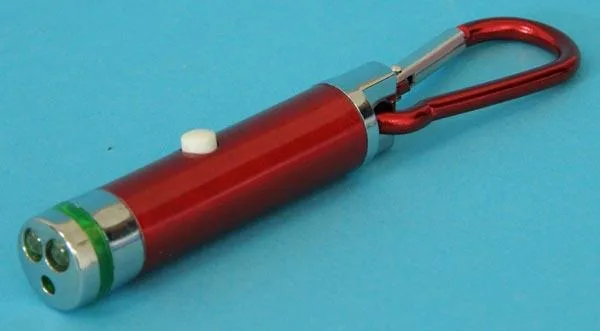 Puntatore laser «2 Function Laser & LED Light with Carabiner Clip» — foto 3 dell'alert A12/1615/18