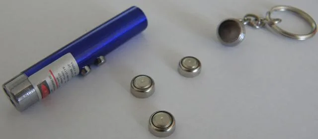 Puntatore laser «2 in 1 Laser &amp; LED Light» — foto 3 dell'alert A12/0820/14