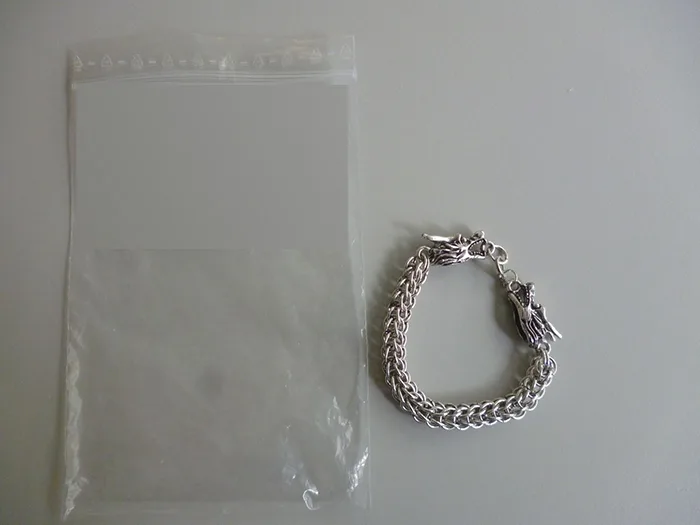 Bracciale «202 Armband mit Drachenkopf in silber. 2 einzelne Drachenköpfe mit Schließmechanismus» — foto 1 dell'alert INFO/00084/22