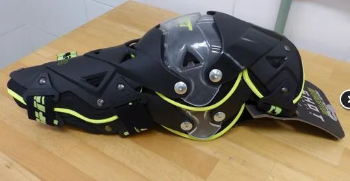 Protezioni del ginocchio «21-Shot-Kneeguard Interceptor» — foto 1 dell'alert A12/01715/22