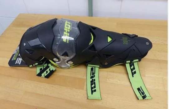 Protezioni del ginocchio «21-Shot-Kneeguard Interceptor» — foto 6 dell'alert A12/01715/22