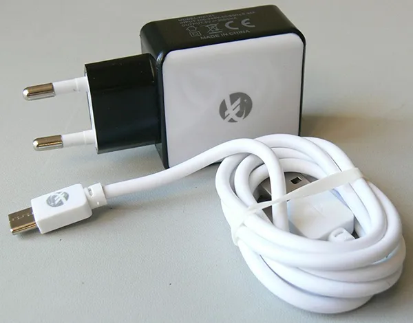 Caricabatterie USB «2in1 FAST SMART CHARGER» — foto 4 dell'alert A12/00966/21