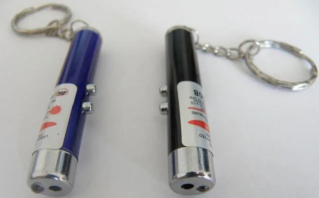 Puntatore laser «2in1 Laser & LED Light» — foto 1 dell'alert A12/0768/14