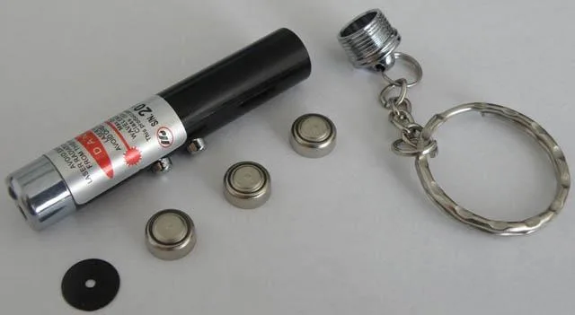 Puntatore laser «2in1 Laser & LED Light» — foto 2 dell'alert A12/0768/14
