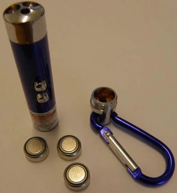 puntatore laser «2in1 Laser & LED Light» — foto 1 dell'alert A12/0771/14