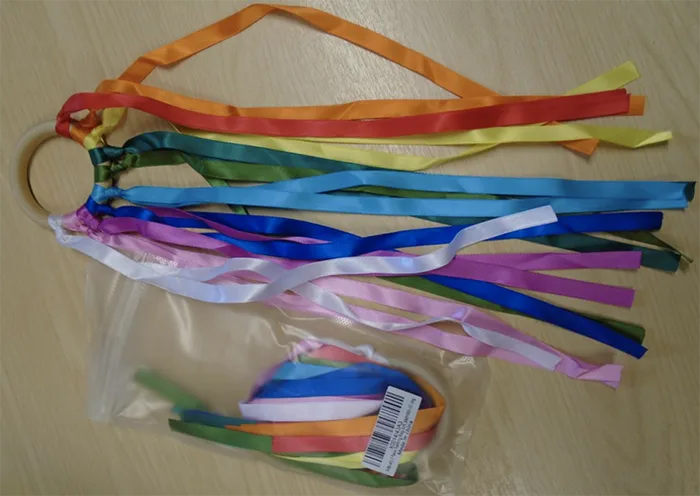 Anello di dentizione «2Pc Handmade Natural Wooden Rainbow Ribbon Teether Bracelet» (Vobulafy)