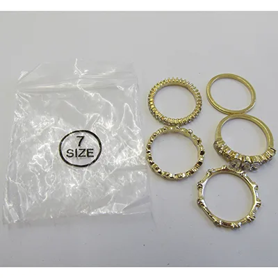 Set di anelli «3/5PCS Vintage Knuckle Ringe Gold Set, Trendy Stapelring Vintage Boho Minimalistischer R…» — foto 1 dell'alert A12/03187/24