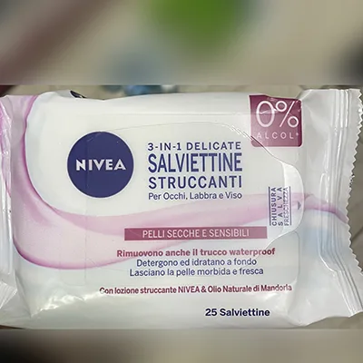 Salviette struccanti «3-in-1 delicate salviettine struccanti Per Occhi, Labbra e viso» (Nivea)