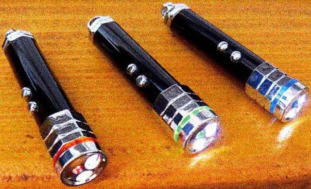 Puntatori laser & #13; & #13; «3 in 1 Laser & LED Light» — foto 2 dell'alert A12/1408/12