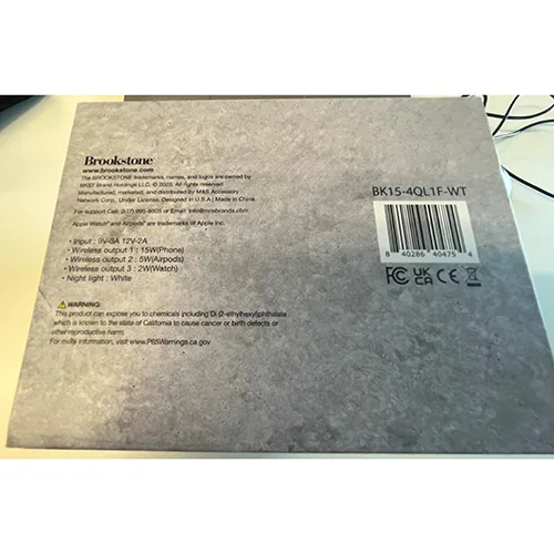 Stazione di ricarica «3-in1 Foldable Wireless Charging Stand» (Brookstone)