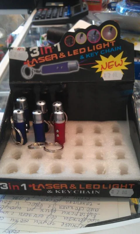Puntatore laser «3 in1 Laser & LED Light & Key Chain» — foto 2 dell'alert A12/0626/13