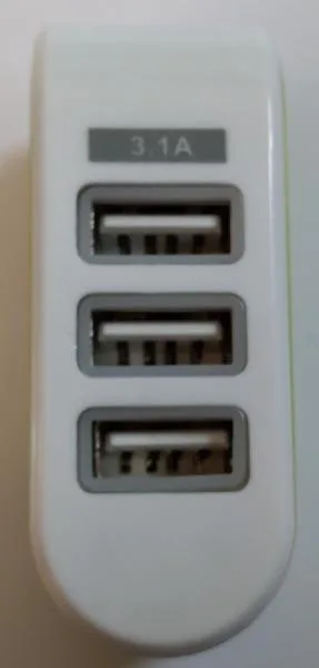 Unità di alimentazione «3 USB CHARGER» — foto 2 dell'alert A12/0928/17