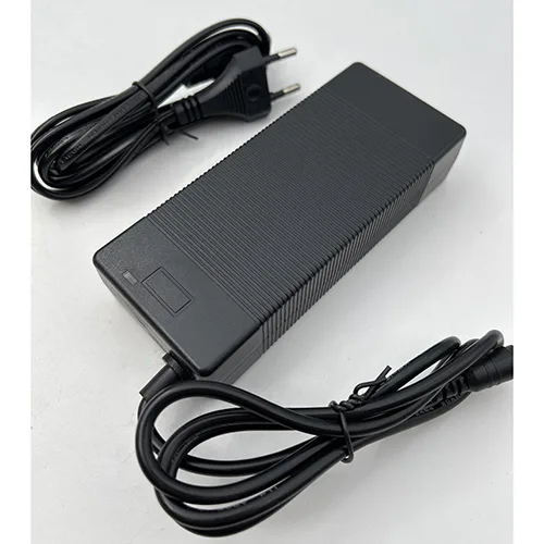 Adattatore «36V 2A elektrisk scooter oplader universal elektrisk cykel strømadapter oplader DC5,5x2,…»