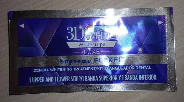Strisce sbiancanti dei denti «3D White Whitestrips LUXE - Supreme FLEXFIT» — foto 2 dell'alert A12/1499/16