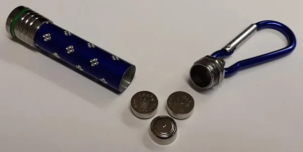 Puntatori laser «3in1 NEW LASER &amp; LED LIGHT» (G.M.T (márkanév a gyűjtőcsomagoláson))