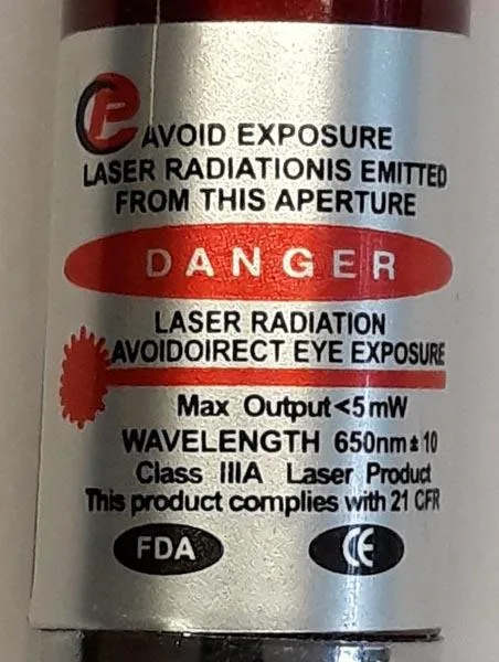 Puntatore laser «3in1 NEW LASER & LED LIGHT; kis laser lámpa» — foto 2 dell'alert A12/1926/19