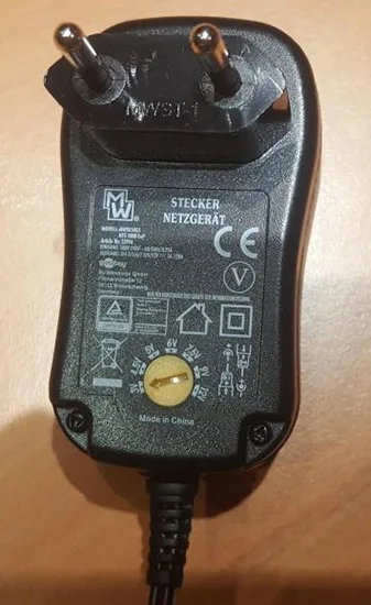 Caricabatterie universale «3V-12V Universal Power Supply» — foto 3 dell'alert A12/01406/20