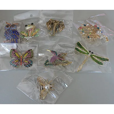 Set di spille «8 Pcs Brosche für Damen Kristall Brosche Abzeichen Strass Tier Broschen für Kleidung Hem…» — foto 1 dell'alert A12/03185/24