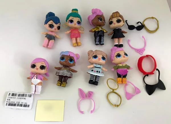 Bambola in plastica con accessori «8Pcs LoL Surprise» (LOL Surprise)