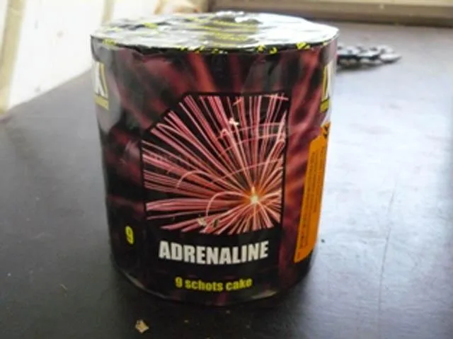 Fuochi d'artificio «9 schots cake» — foto 1 dell'alert A12/0904/14