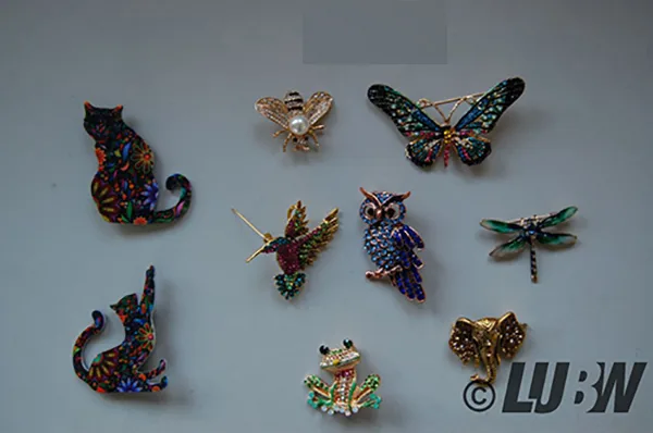 Set di spille «9 Stücke Frauen Brosche Insekt Broschen Damen Kristall Form Brooches für Frauen Kleid Kl…» (Tacobear)