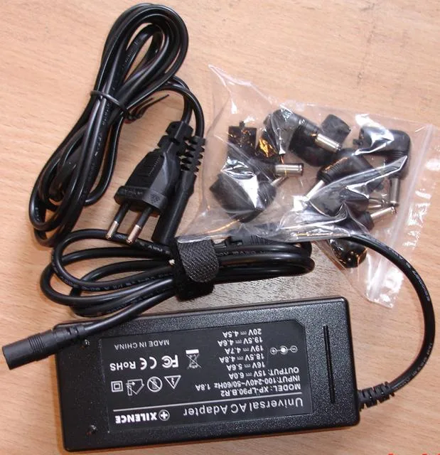 Unità di alimentazione del computer portatile «90W Universal Notebook Adapter» (XILENCE)