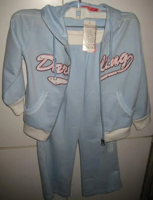 Abbigliamento della ragazza &amp; #13; &amp; #13; (Caiba)