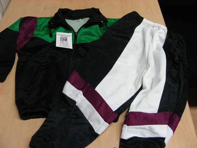 Abbigliamento per bambini in due parti (Burja)