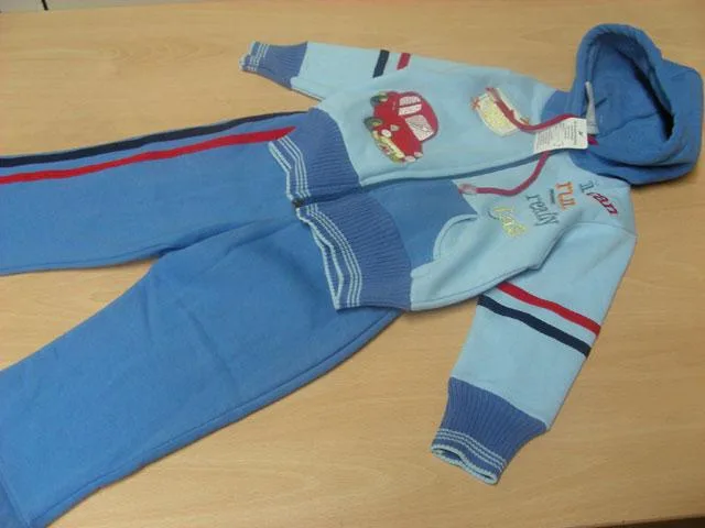 Abbigliamento per bambini in due parti (Melly)
