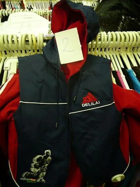 Abbigliamento per bambini in tre parti (DELILAI)