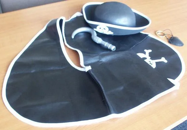 Abbigliamento pirata per bambini – Carnevale mascherato — foto 2 dell'alert 1051/08