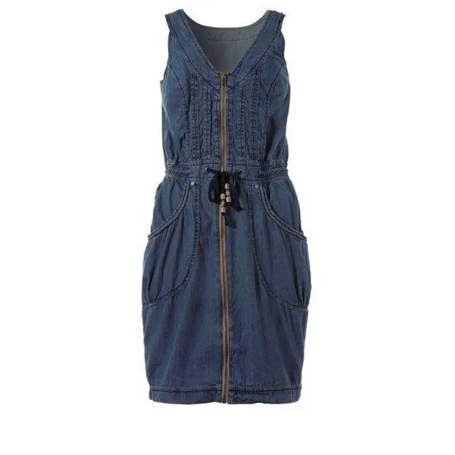 Abito in denim con cintura &amp; #13; &amp; #13; — foto 1 dell'alert 0695/11