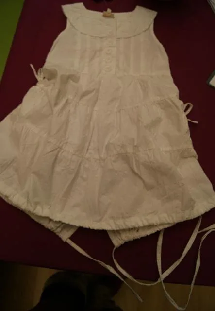 Abito per ragazze – Bambini — foto 2 dell'alert 1221/10