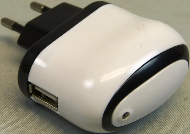 Alimentatore USB «AC Adapter» — foto 2 dell'alert A12/1883/14
