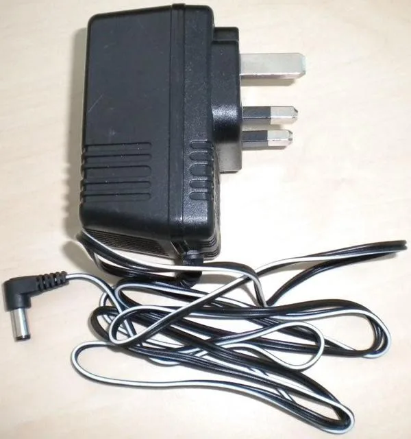 Adattatore di rete «AC/DC Adaptor» — foto 2 dell'alert A12/1525/12